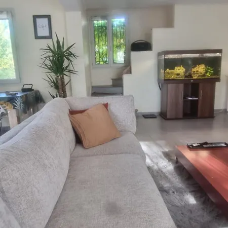 Chambre #1 Dans Une Maison Privatunterkunft